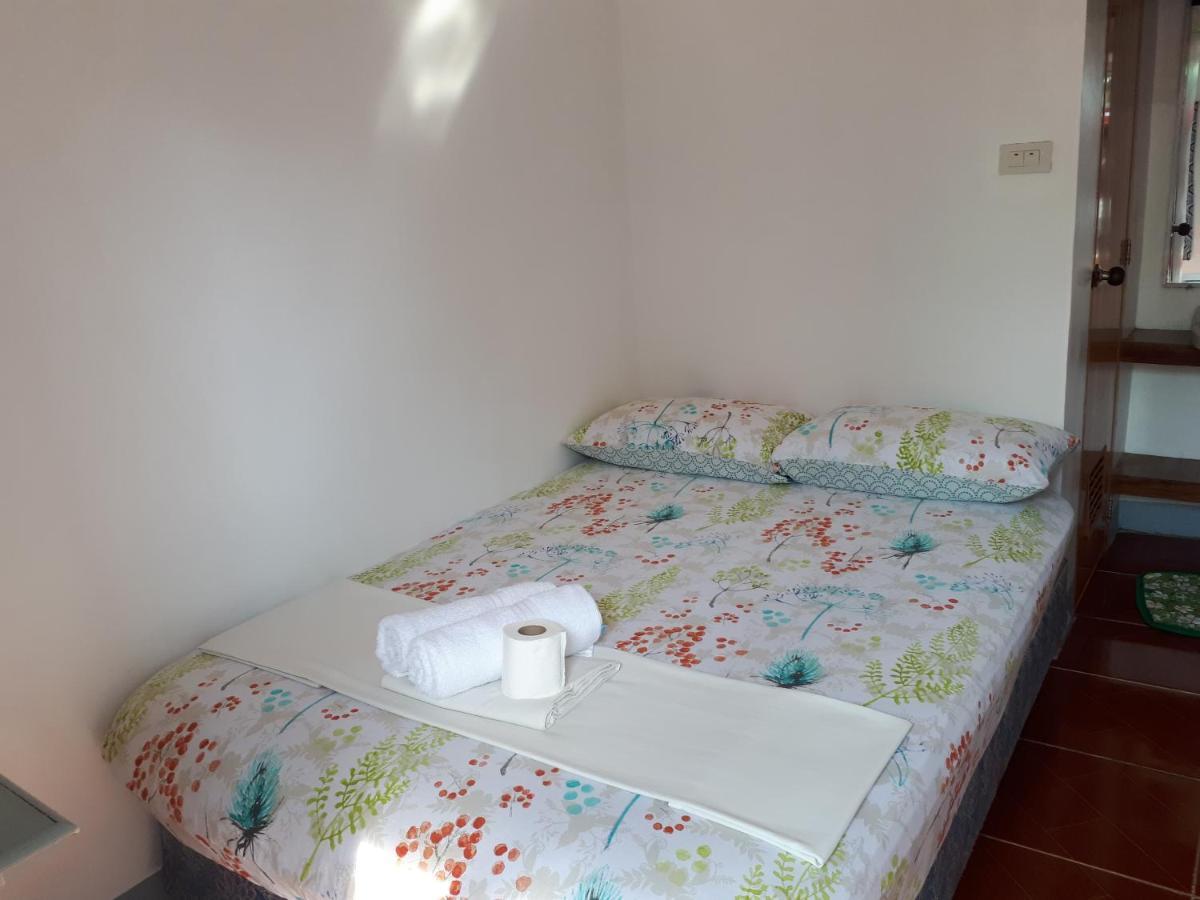 Inn Mario's Travellers Coron